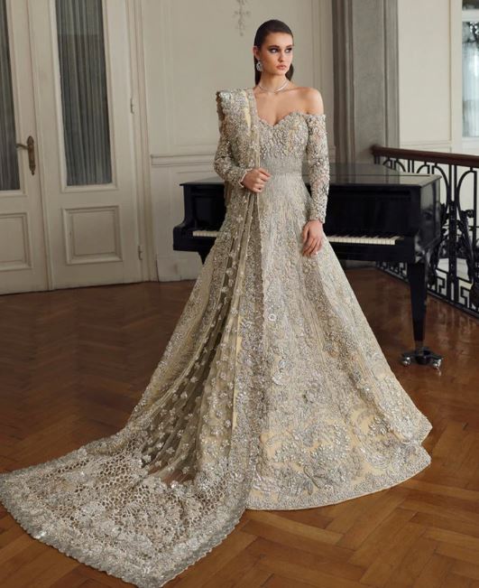 Long Trail bridal Ivory Maxi Gown Walima - DN-1060
