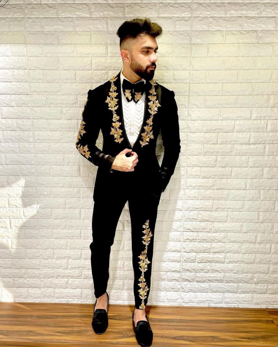 Black Velvet Designer Partywear and wedding Tuxedo Suit with Embroidery Bespoke - DN-1275