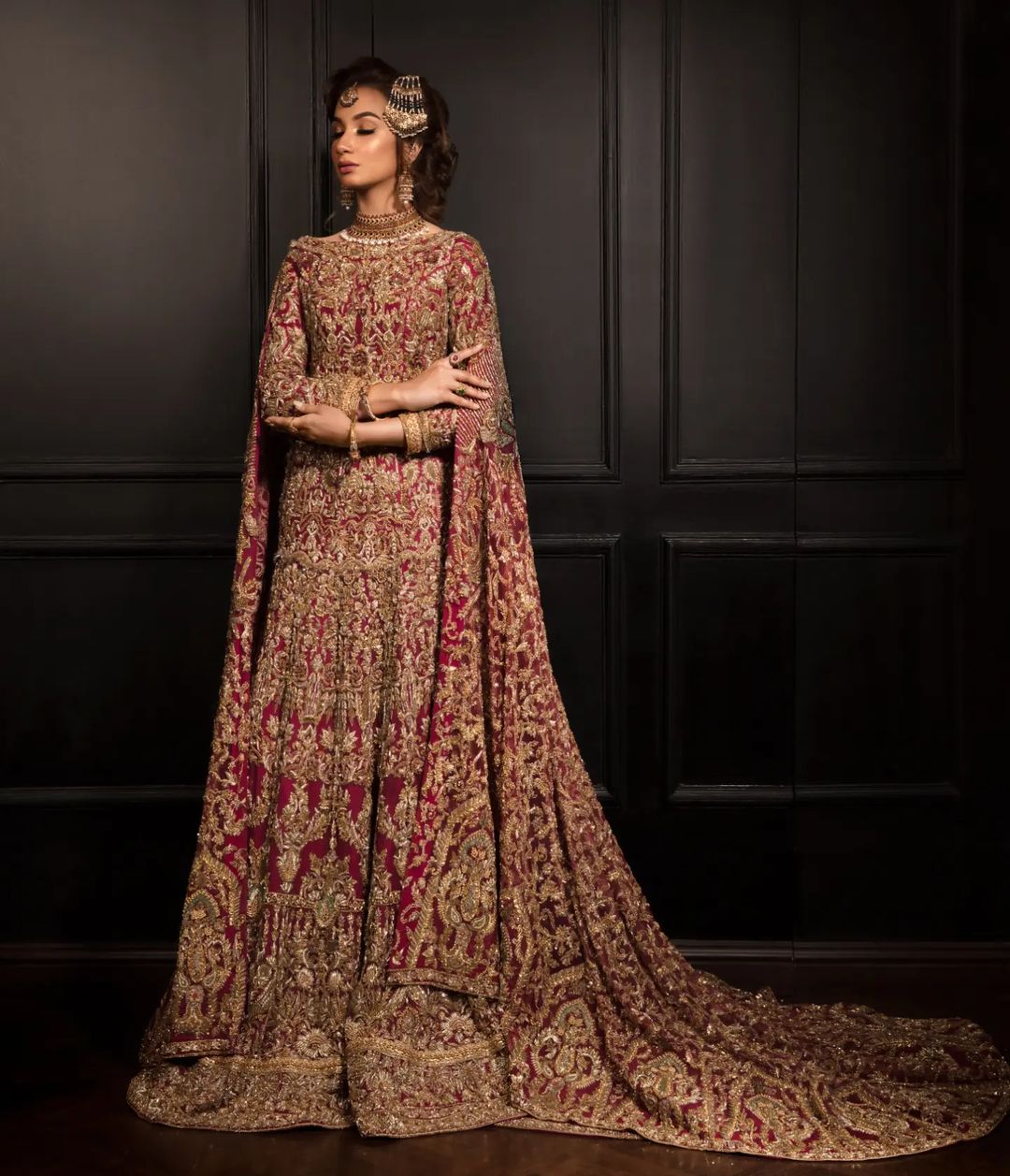 Classic Golden Wedding Long Trail Gown with Embroidery - DN-1958