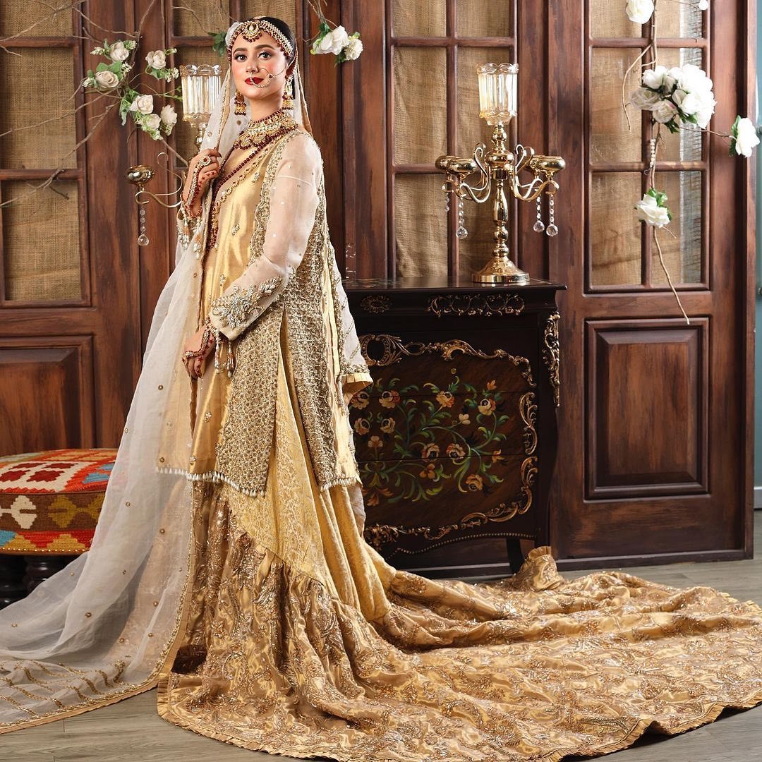 Pakistani Golden Designer Walima Long Trail Lehenga with Embroidered kurti - DN-1589